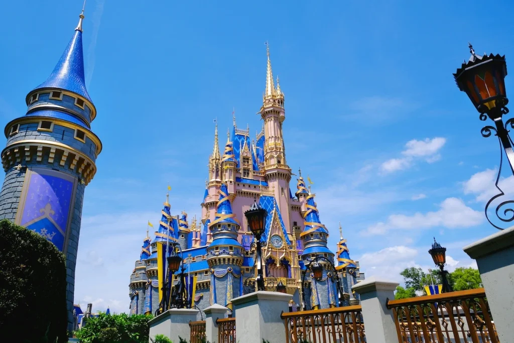 Can You Bring Fans Into Disney World
