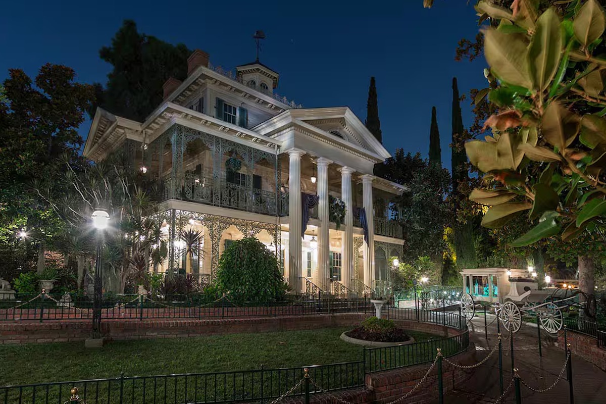 Haunted Mansion, Disneyland